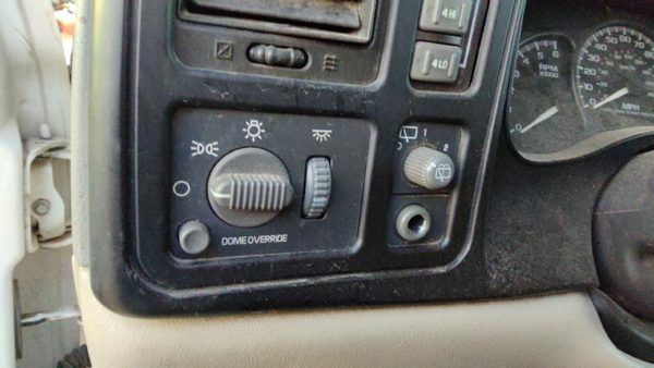 2001 Suburban 1500 Headlight Switch (dash Mtd) — photo 2