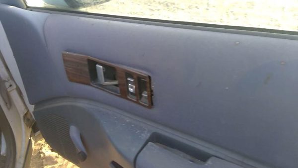 94-96 Chevy Caprice Passenger Right Front Inside Door Trim Panel Only Blue Junky — photo 3