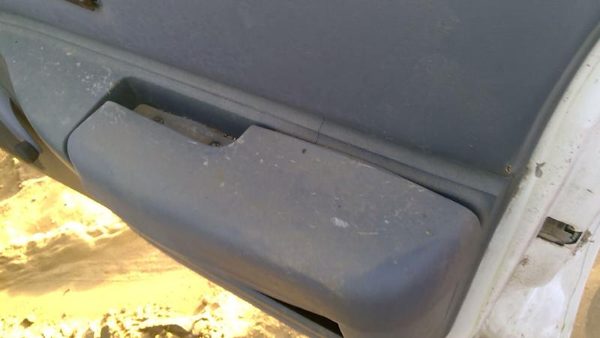 94-96 Chevy Caprice Passenger Right Front Inside Door Trim Panel Only Blue Junky — photo 6