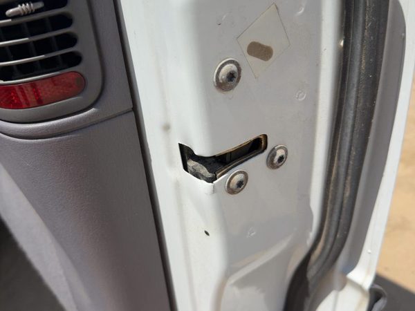 96-99 Town & Country Passenger Right Front Door Latch With Rods/Cables 4675584 — photo 3
