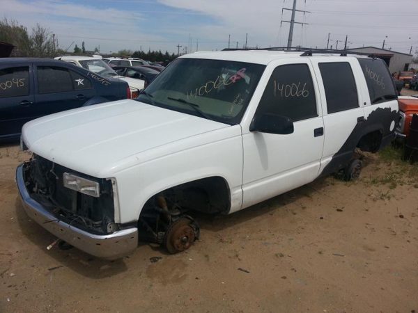 1999 Chevy Tahoe — vehicle photo 1