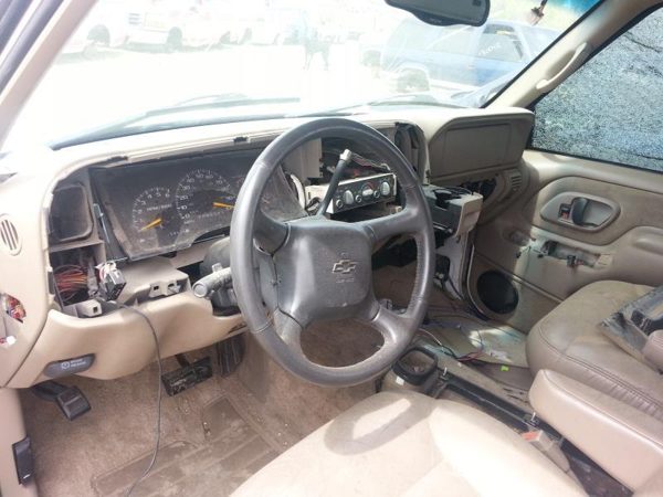 1999 Chevy Tahoe — vehicle photo 2