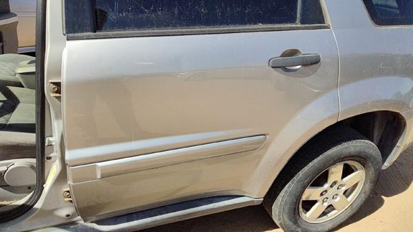 2007 Chevrolet Equinox Rear Door LH Silver 67U — photo 3