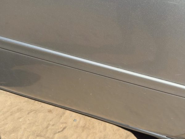 2005 Cadillac Deville Rear Door Moulding LH Platinum 67U — photo 5
