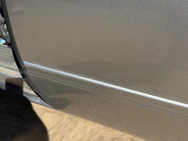 2005 Cadillac Deville Rear Door Moulding LH Platinum 67U — photo 6