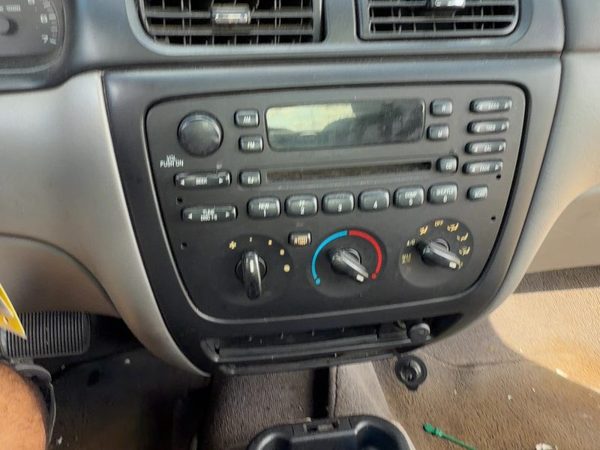 2000-2002 Ford Taurus Trim Bezel Around Radio Surround Dash Panel Oem Gray — photo 2