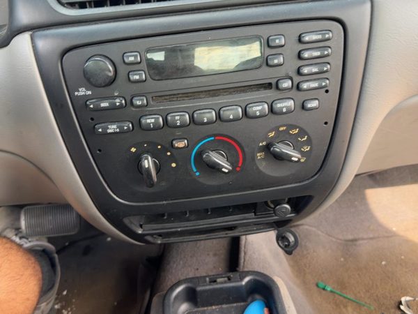 2000-2002 Ford Taurus Trim Bezel Around Radio Surround Dash Panel Oem Gray — photo 3