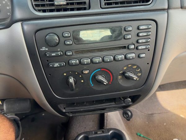 2000-2002 Ford Taurus Trim Bezel Around Radio Surround Dash Panel Oem Gray — photo 4