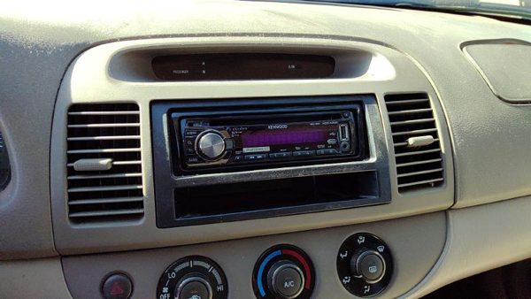 2002-2006 Toyota Camry Trim Bezel Around Radio Surround Dash Panel Oem Taupe 43 — photo 2