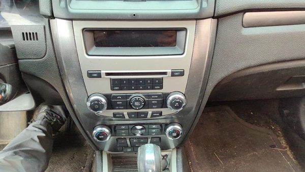 2010-2012 Ford Fusion Trim Bezel Around Radio Surround Dash Panel Oem — photo 2