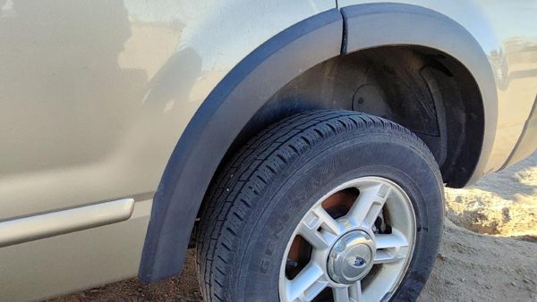 2002-2010 Ford Explorer Driver Left Rear Moulding From Door Oem Back Flare — photo 2