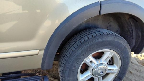 2002-2010 Ford Explorer Driver Left Rear Moulding From Door Oem Back Flare — photo 1