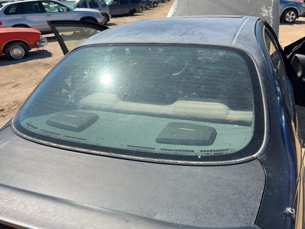 95-99 Maxima Back Glass Rear Window Oem 4-Door Sedan Gxe Without Keyless Entry — photo 1