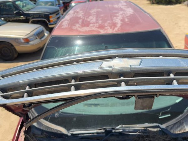 2001-2005 Chevy Venture Front Grille Assembly Oem 10310159 — photo 5