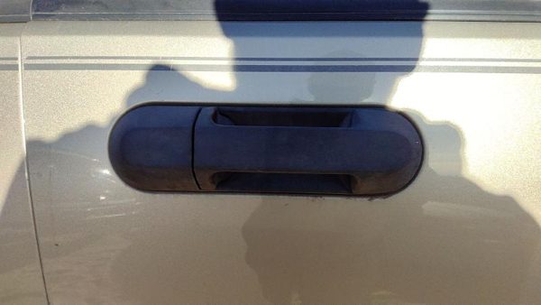 2003 Ford Explorer Outside Door Handle RH — photo 5