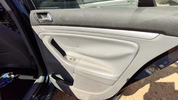 2005-09 Vw Jetta Passenger Right Rear Inside Door Trim Panel Only Oem Back Gray — photo 4