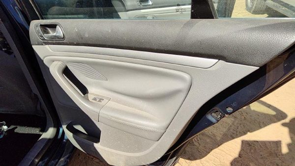 2005-09 Vw Jetta Passenger Right Rear Inside Door Trim Panel Only Oem Back Gray — photo 9