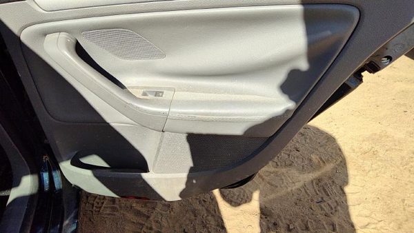 2005-09 Vw Jetta Passenger Right Rear Inside Door Trim Panel Only Oem Back Gray — photo 7