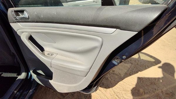 2005-09 Vw Jetta Passenger Right Rear Inside Door Trim Panel Only Oem Back Gray — photo 3