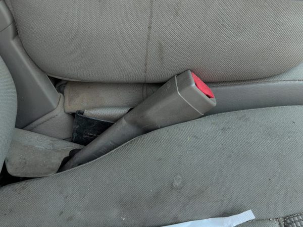 02-05 Ram 1500 Passenger Right Front Seat Belt Buckle Receiver Dark Gray V9Dv — photo 1