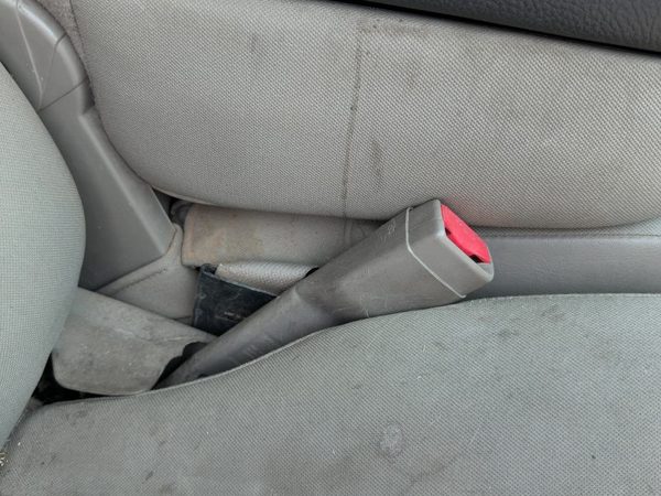 02-05 Ram 1500 Passenger Right Front Seat Belt Buckle Receiver Dark Gray V9Dv — photo 2