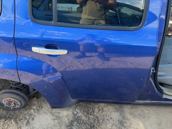 2006 Chevrolet HHR Rear Door RH Daytona Blue 69U — photo 3