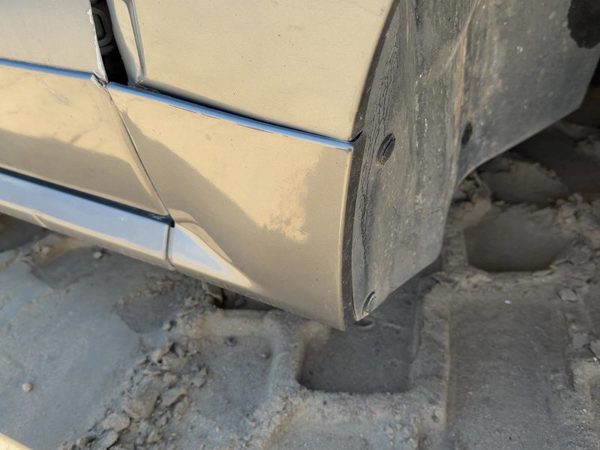 04-05 Srx Passenger Right Moulding From Fender Oem Trim Strip Silver 42U — photo 5