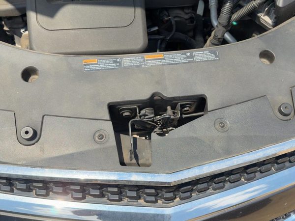 10-17 Chevy Equinox Top Plastic Cover Above Radiator Support Sight Shield Oem — photo 2
