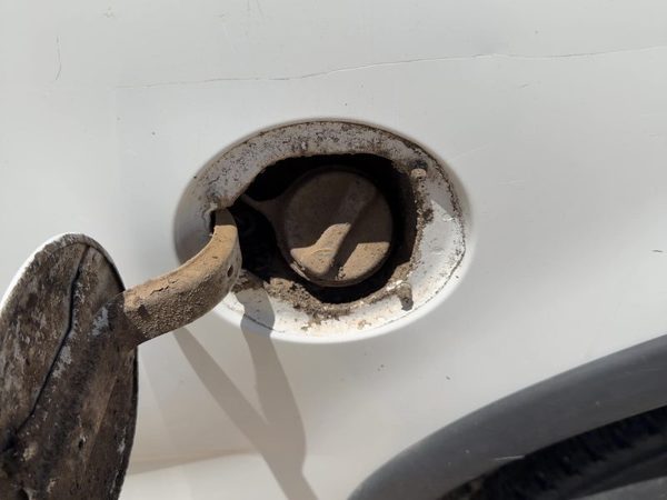 1999-2004 Ford F150 Fuel Filler Neck Assembly With Gas Cap Oem 1L3Z9034Da — photo 3