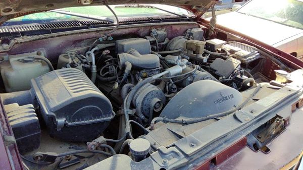 1999 GMC Yukon Headlamp Assembly RH — photo 8