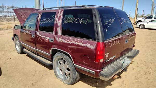 1999 GMC Yukon Headlamp Assembly RH — photo 5