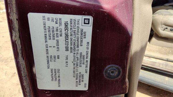 1999 GMC Yukon Headlamp Assembly RH — photo 4