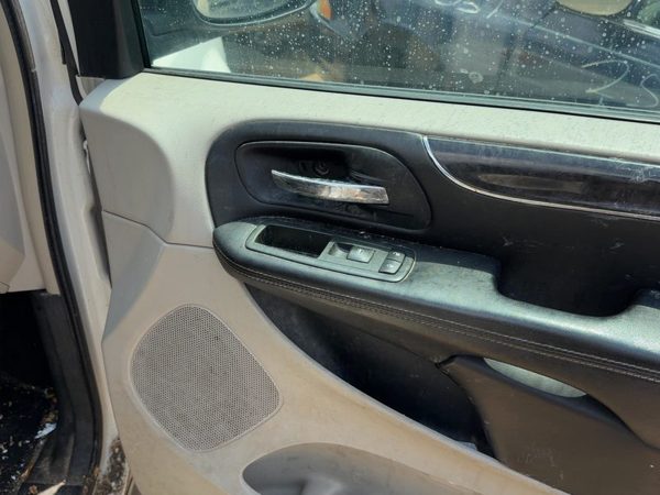 12 Town & Country Passenger Right Front Door Trim Panel With Switches Black Alx1 — photo 4
