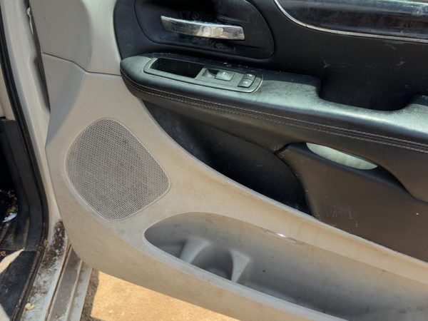 12 Town & Country Passenger Right Front Door Trim Panel With Switches Black Alx1 — photo 9