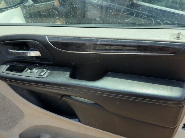 12 Town & Country Passenger Right Front Door Trim Panel With Switches Black Alx1 — photo 6
