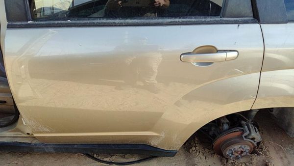 2007 Suzuki Grand Rear Door LH Gold — photo 1