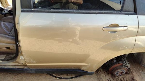 2007 Suzuki Grand Rear Door LH Gold — photo 3