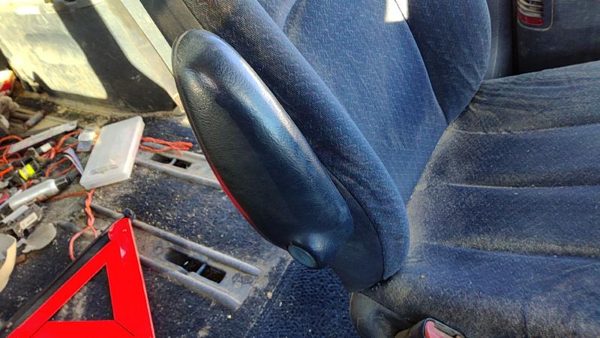 2001-2003 Dodge Caravan Pair Of Arm Rests Front Left Right Oem Blue Ud751qlaa — photo 4
