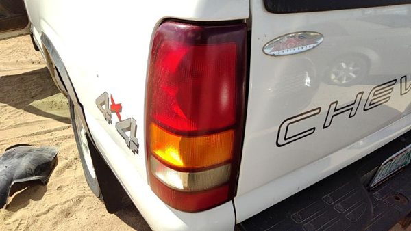1999-2002 Chevy Silverado 1500 Driver Left Tail Light Brake Lamp Oem Rear — photo 2
