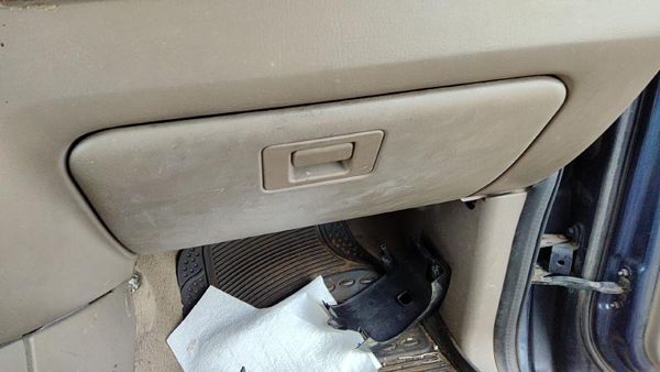 2002-2005 Ford Explorer Glove Box Assembly Complete Door With Latch Oem Tan Gp — photo 2