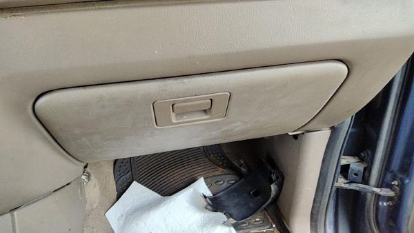 2002-2005 Ford Explorer Glove Box Assembly Complete Door With Latch Oem Tan Gp — photo 3