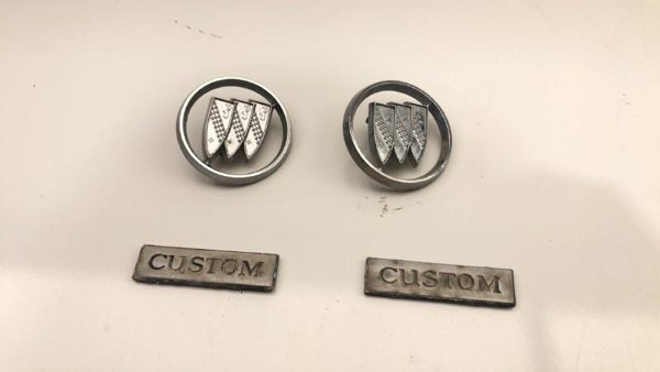 1978 Buick Lesabre Sail Panel Emblems Quarter Panel Emblem (Custom) Set Oem — photo 1