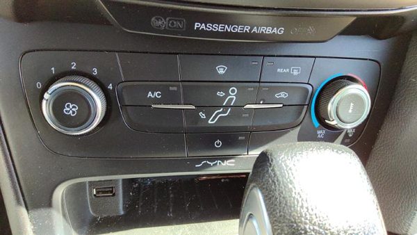 15-18 Ford Focus Temperature Control Module In Dash Heater Ac Head Unit Oem 2.0L — photo 1