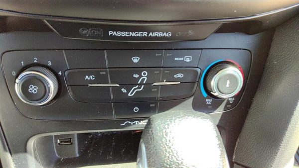 15-18 Ford Focus Temperature Control Module In Dash Heater Ac Head Unit Oem 2.0L — photo 2