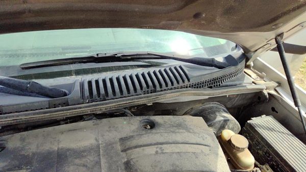 2003-2005 Lincoln Aviator Windshield Wiper Cowl Vent Trim Panel Oem Cover — photo 5