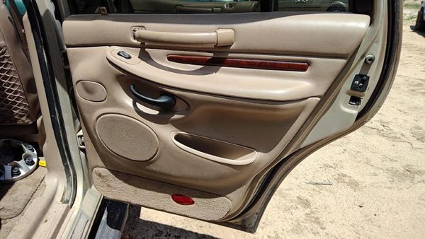 98 Navigator Passenger Right Rear Inside Door Trim Panel Wh Switches Back Tan Kx — photo 1