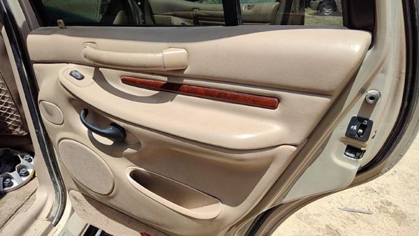 98 Navigator Passenger Right Rear Inside Door Trim Panel Wh Switches Back Tan Kx — photo 2