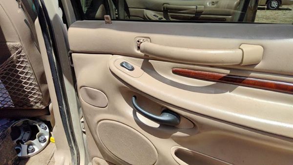98 Navigator Passenger Right Rear Inside Door Trim Panel Wh Switches Back Tan Kx — photo 5