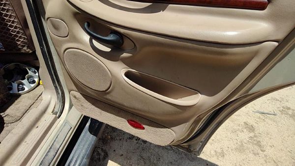 98 Navigator Passenger Right Rear Inside Door Trim Panel Wh Switches Back Tan Kx — photo 8