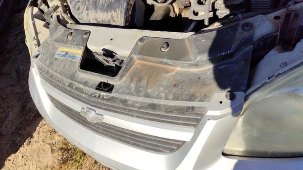 2006 Chevrolet Cobalt Grille Chevy 95U Ultra Silver — photo 2